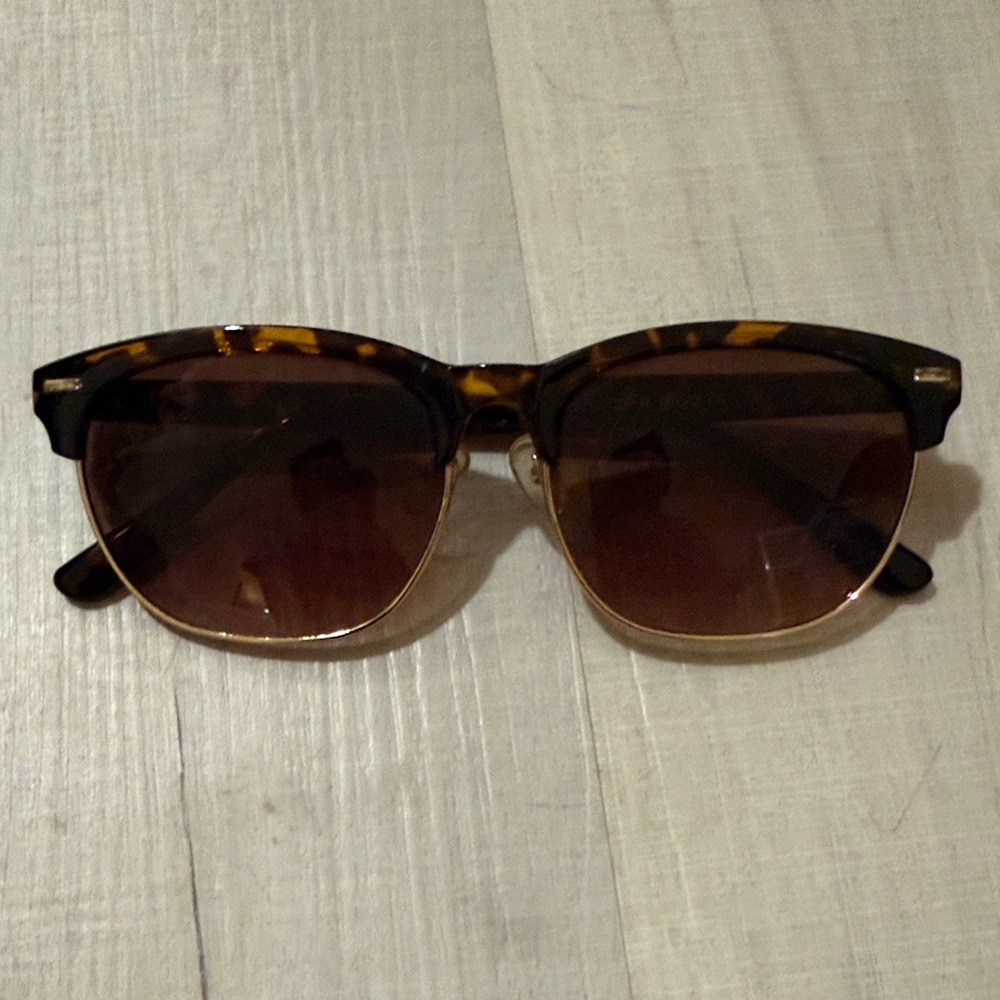 Tahari Tortoiseshell and Brown Sunglasses